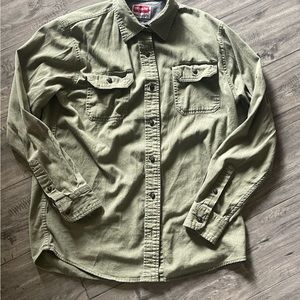 Wrangler Premium Quality mens longsleeve button down shirt. S
